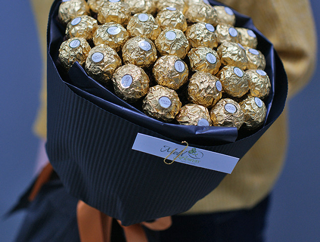 Sweet bouquet of Ferrero Rocher (made to order, 24 hours) photo